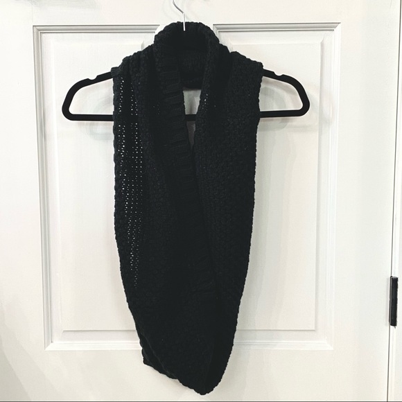 H&M Black Chunky Knit Circle Scarf - O/S - Picture 2 of 5